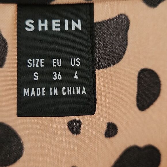 5/$15women's size small tan and black animal print short ruffled sleev… - Picture 3 of 6